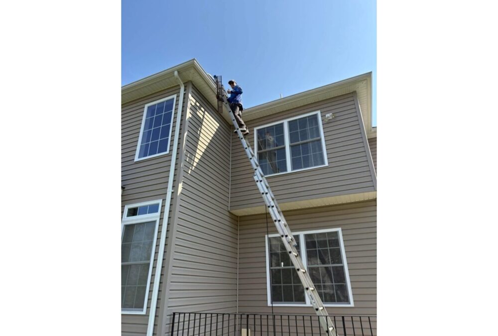 How Long Should Gutter Cleaning Take In Brookeville MD?